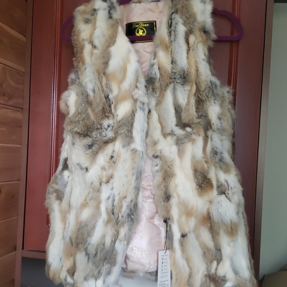 🎉100% natural rabbit fur vest 🎉